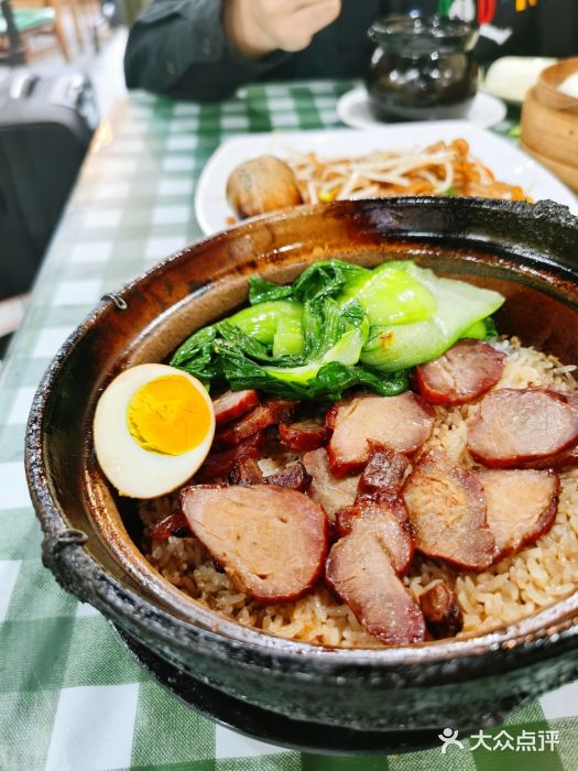 广式烧腊(崇文门店)蜜汁叉烧煲仔饭图片
