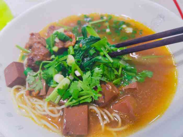 牛吃草牛肉面(曙光店)-"宁波最早的牛吃草 也是味道最好的 汤头的.