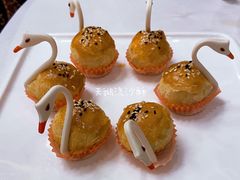 流沙天鹅酥-名苑皇宫酒家(来魅力壁画村店)