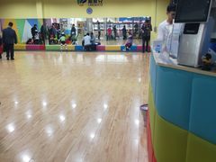 -米高蓝斯克国际轮滑中心(中铁建店)