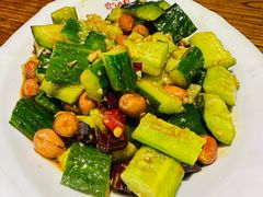 拍黄瓜-霸气大叔干锅鸭头·龙虾烧烤·川菜·赛事直播(三里屯店)