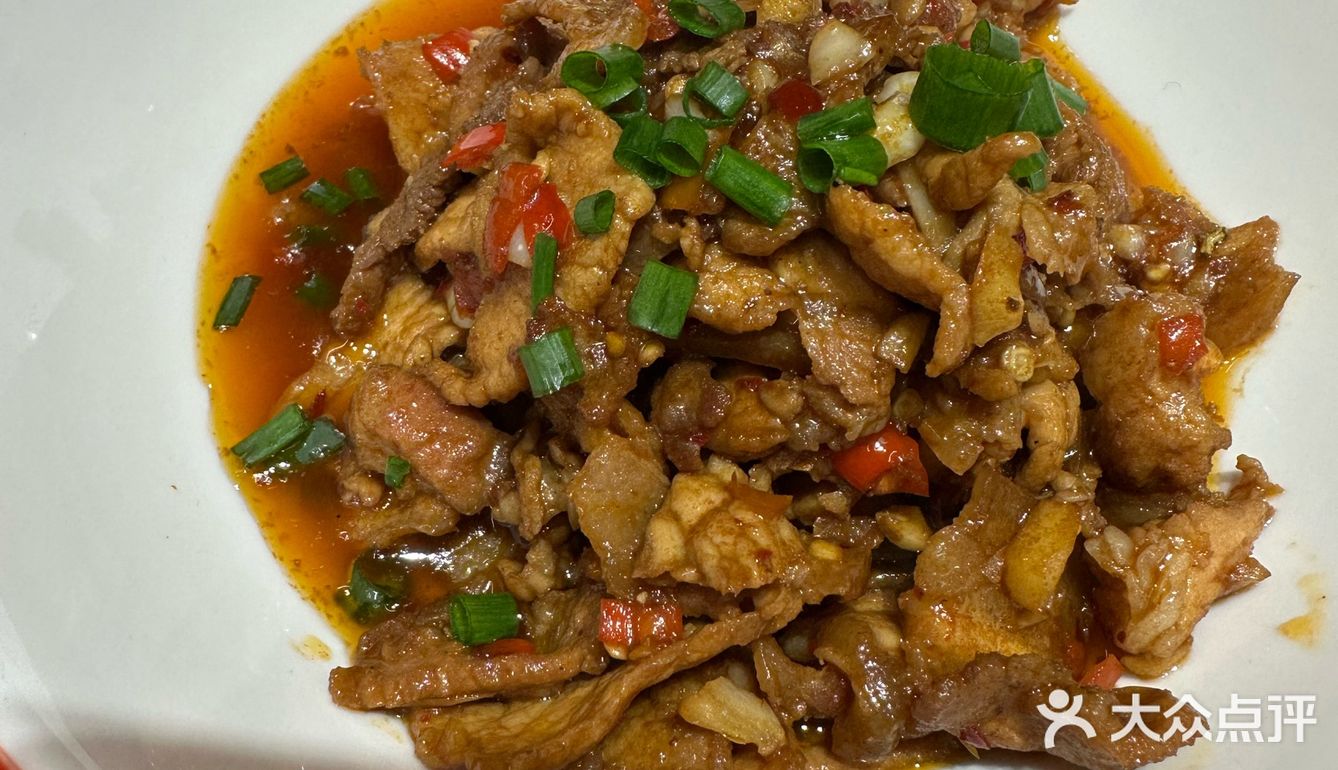 人均30吃撑！这家湘菜馆的肉炒肉绝了🔥