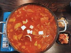 部队火锅-HONGA HONGA雄家(曹路店)