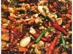 香辣牛蛙、水煮鱼片。-亢龙太子酒轩(东湖店)