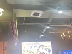 -哈尔滨烧烤·山河村铁锅炖(交大店)