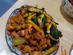 -内蒙焖面大盆骨餐馆(山大路店)