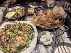 海鲜葱饼-富乐满韩国正宗炸鸡韩国料理(虹泉路店)