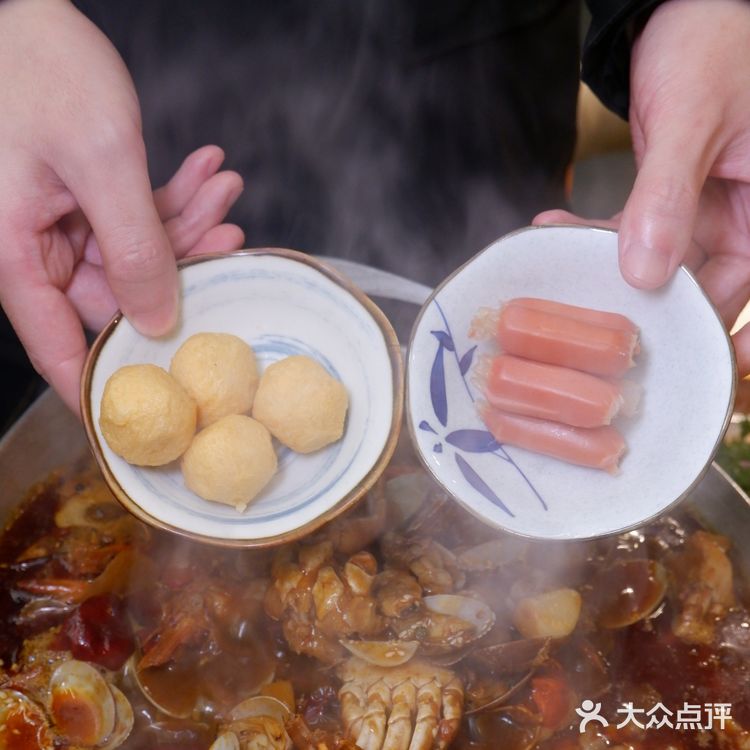 火遍深圳的麻辣海鲜火锅，武汉也有❗ ❗❗