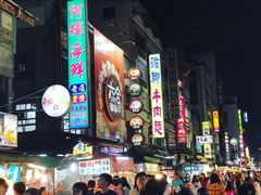 -六合夜市