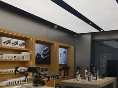 -DJI大疆(深圳华强北曼哈授权体验店)