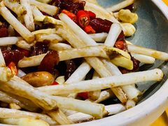 -国庆鱼头鱼尾馆(盛世华庭店)
