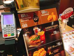 -麦当劳(轻轨曹杨路店)
