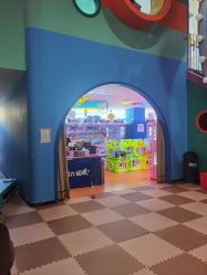 -欧酷世界动力星球(王府井奥莱UP TOWN店)