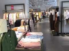 -URBAN REVIVO(北京斯普瑞斯奥特莱斯店)