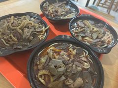 -伟伟羊杂馆
