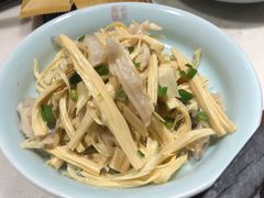 葱香腐竹拌鸭掌-小吊梨汤·北京菜·烤鸭(鸟巢店)