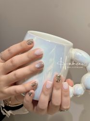 -花岐款式专研健康美甲沙龙