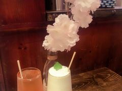 -layback cafe & bar
