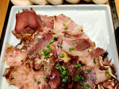 -帅巴人舅母子腊蹄民俗村