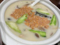 浓汤桂鱼配脆米-港丽餐厅(杭大店)