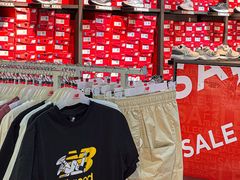 -王府井奥莱临潼小镇(临潼店)