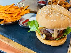 鲜香蘑菇牛肉汉堡-魏斯理汉堡(西安沣东吾悦店)
