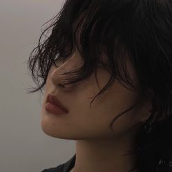 -BULB STUDIO 巴柏明星发型工作室