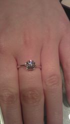 -威德钻石-克拉钻大本营(南京东路店)