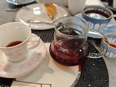 -LEO CAFE