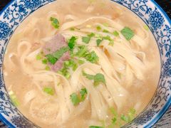 -东大桥小国抻面烧烤(长通路店)