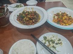 -湖南人家湘菜馆(镇江路店)