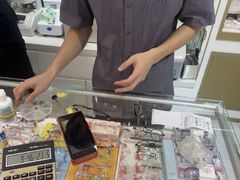 -美式眼镜·授权蔡司.依视路.尼康.豪雅.明月(人民广场店)