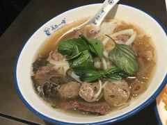 -美奈小馆·越南料理(中航城君尚购物中心店)