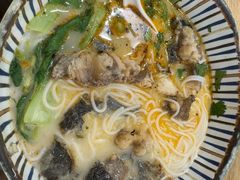 招牌梭边鱼粉-鲜越鲜鱼粉(财富购物中心店)