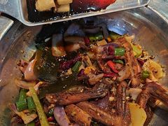 -休记光头香辣蟹干锅(绵竹店)