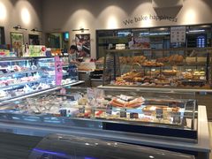 面包甜点陈列柜-巴黎贝甜(宜山路店)