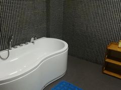 -爱乐国际温泉水疗会