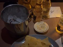 -FOUR PLAY BAR