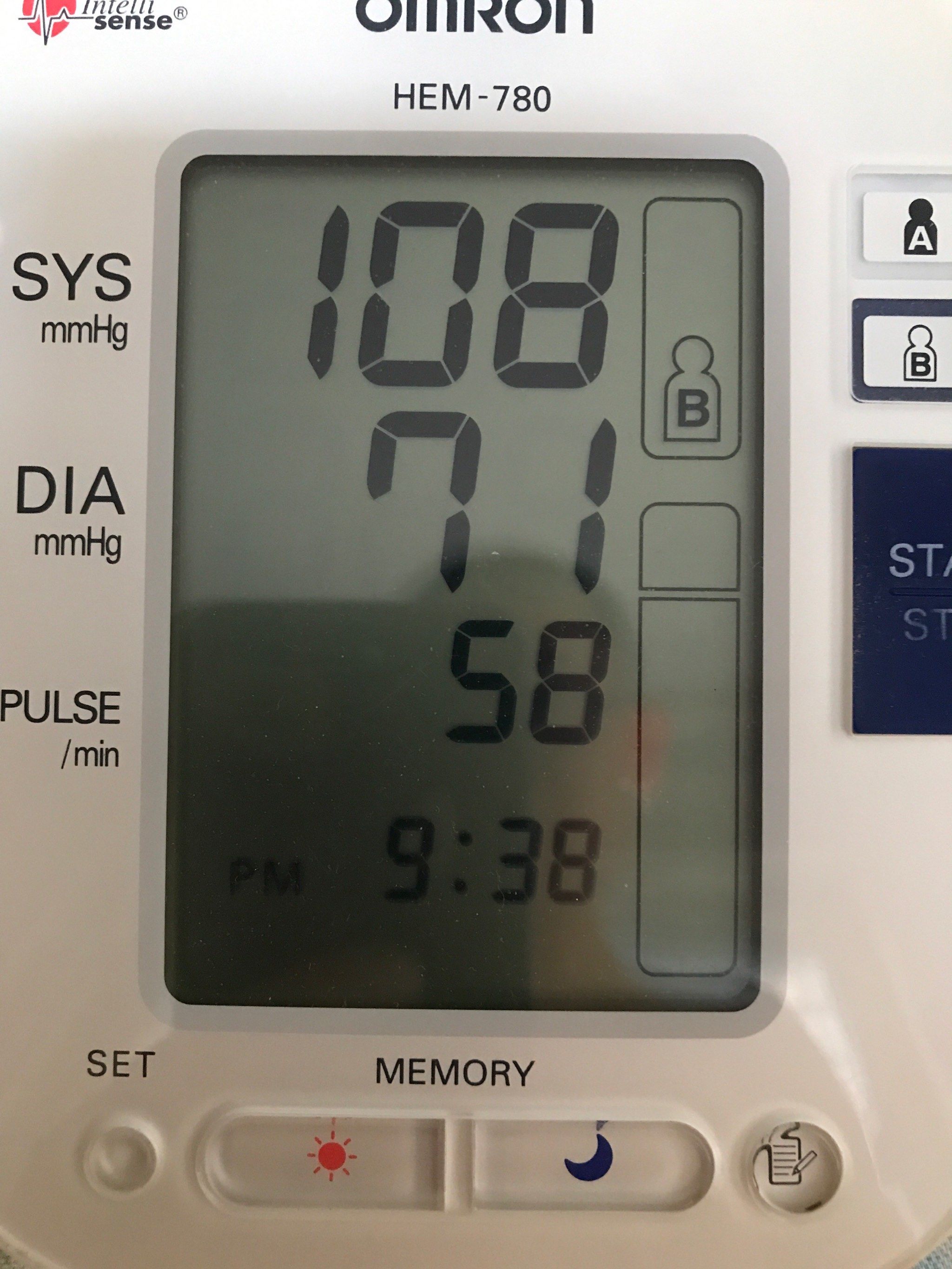 连续6天的血压非常有意思,一高一低的波动,我想可能是我分药手工操作