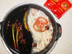 鸳鸯锅-钢管厂歆瑞源油卤串串香(春熙路太古里店)