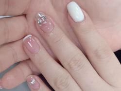 -芊屿芊浔美甲