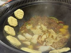 -哈尔滨烧烤·山河村铁锅炖(交大店)