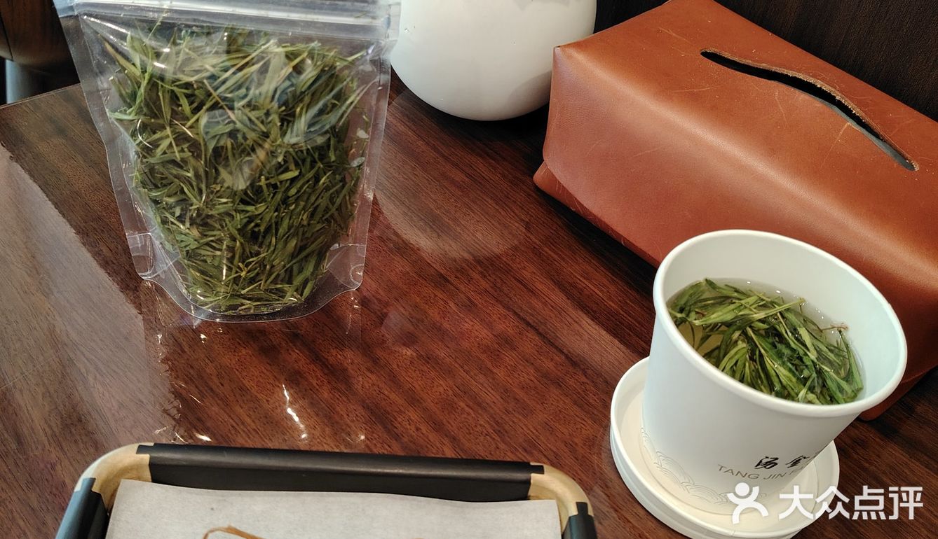 酥皮包裹蟹黄，香味独特！