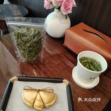 酥皮包裹蟹黄，香味独特！