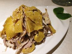 手撕盐焗鸡-维园悦谱·海派家常菜(乌鲁木齐南路店)
