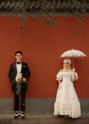 -伯爵婚纱摄影(光谷店)