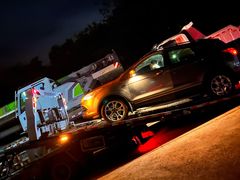 -三亚火车头万人海鲜广场