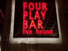 -FOUR PLAY BAR