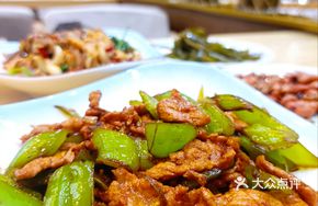 Stir-Fried Pork with Small Chilies