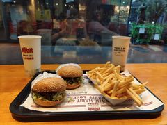 -The Habit Burger Grill 哈比特汉堡(复兴soho店)
